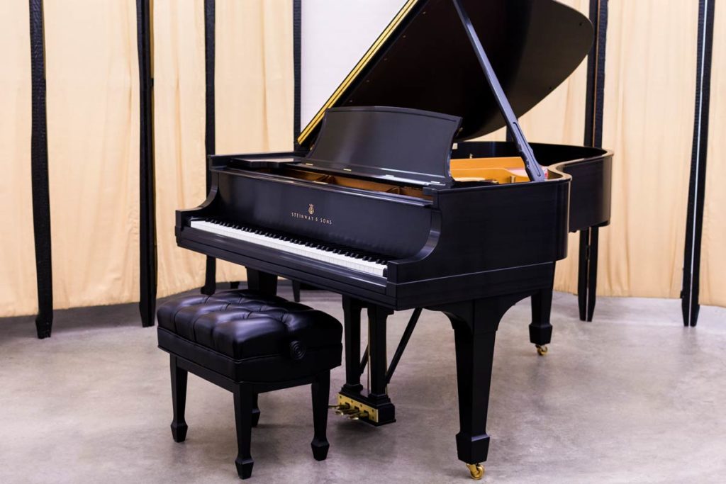Steinway and Sons Model L (Pre-owned) - Image 2